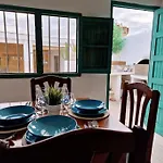 Con Terraza Y Barbacoa